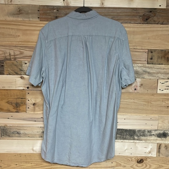 American Eagle Outfitters size XLT Light Gray Button-Down Short Sleeve Shirt - Picture 8 of 8